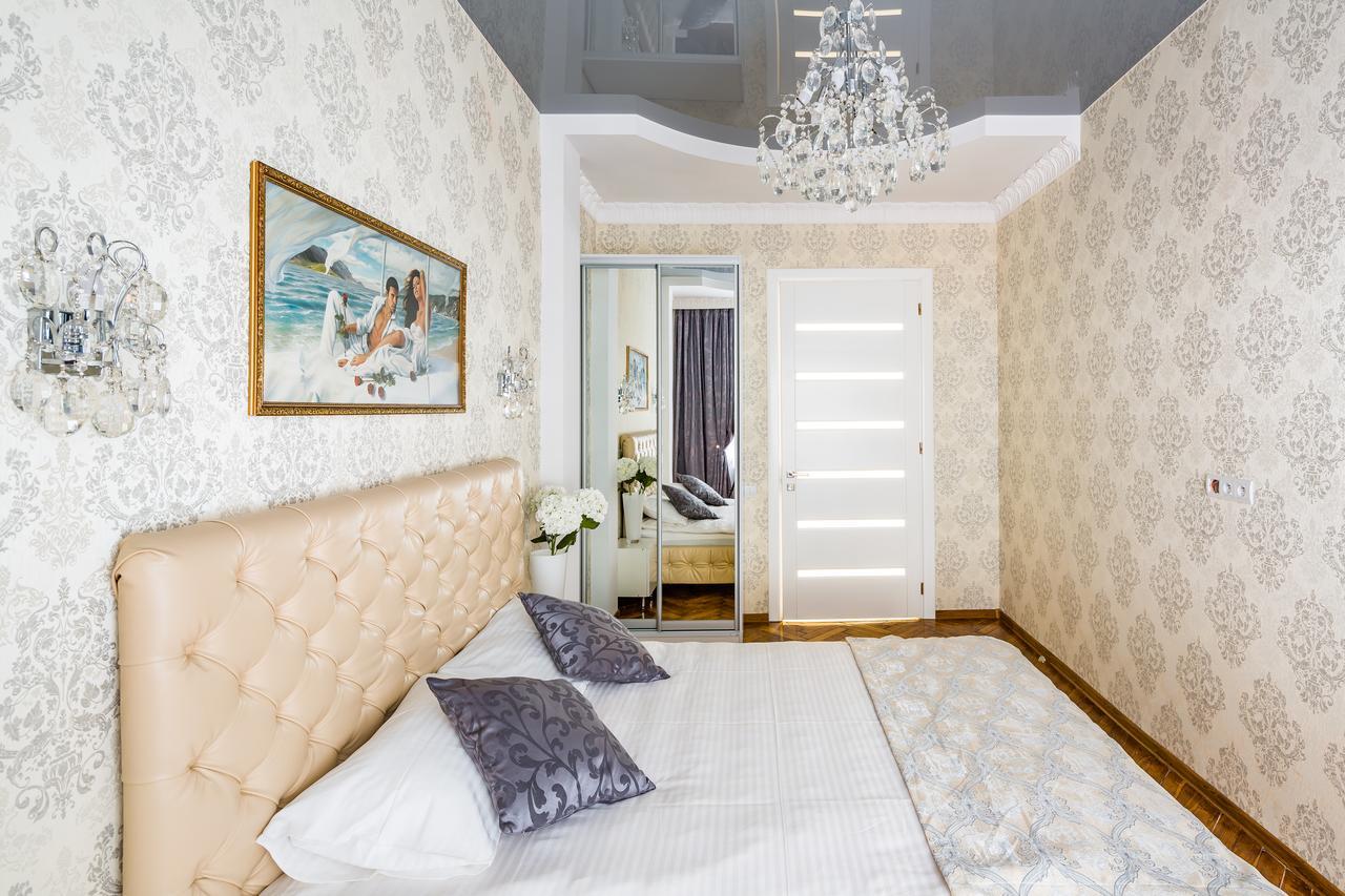 Designer Apartment Зі Світлом! Leópolis Exterior foto