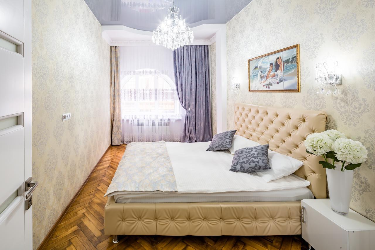Designer Apartment Зі Світлом! Leópolis Exterior foto